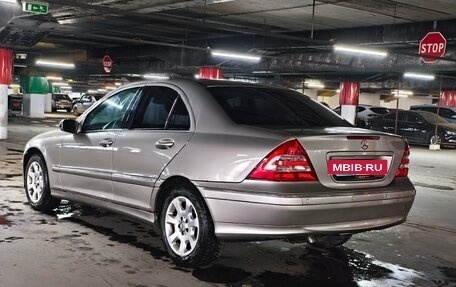 Mercedes-Benz C-Класс, 2006 год, 950 000 рублей, 4 фотография