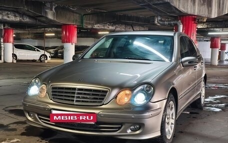 Mercedes-Benz C-Класс, 2006 год, 950 000 рублей, 10 фотография