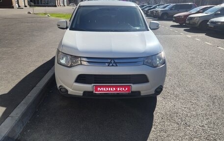 Mitsubishi Outlander III рестайлинг 3, 2014 год, 1 450 000 рублей, 1 фотография