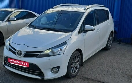Toyota Verso I, 2014 год, 1 397 000 рублей, 2 фотография