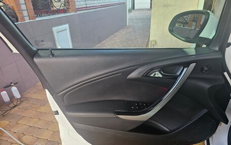 Opel Astra J, 2011 год, 800 000 рублей, 4 фотография