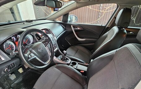 Opel Astra J, 2011 год, 800 000 рублей, 10 фотография