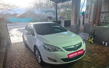 Opel Astra J, 2011 год, 800 000 рублей, 28 фотография