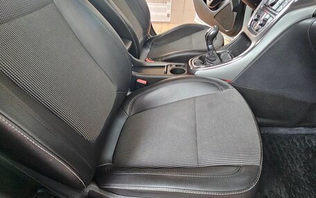 Opel Astra J, 2011 год, 800 000 рублей, 38 фотография