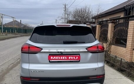 Geely Atlas, 2022 год, 1 990 000 рублей, 6 фотография