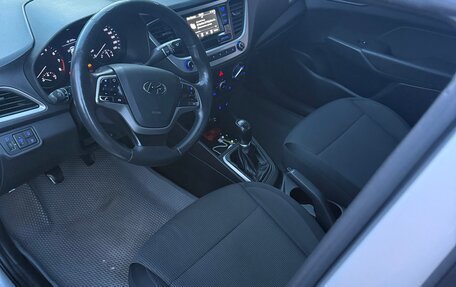 Hyundai Solaris II рестайлинг, 2018 год, 790 000 рублей, 9 фотография