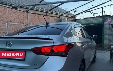 Hyundai Solaris II рестайлинг, 2018 год, 790 000 рублей, 2 фотография