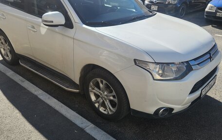 Mitsubishi Outlander III рестайлинг 3, 2014 год, 1 450 000 рублей, 11 фотография