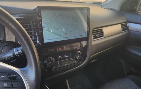 Mitsubishi Outlander III рестайлинг 3, 2014 год, 1 450 000 рублей, 6 фотография