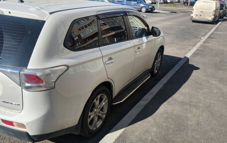 Mitsubishi Outlander III рестайлинг 3, 2014 год, 1 450 000 рублей, 7 фотография