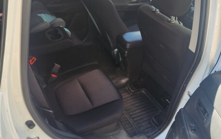 Mitsubishi Outlander III рестайлинг 3, 2014 год, 1 450 000 рублей, 8 фотография