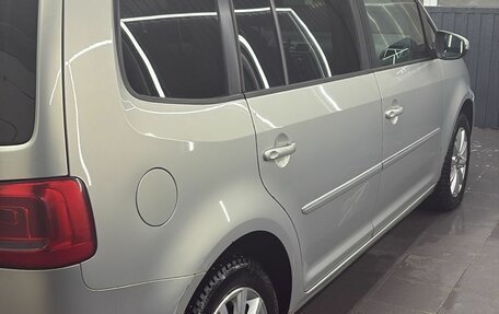 Volkswagen Touran III, 2012 год, 950 000 рублей, 2 фотография