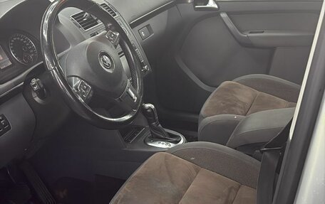 Volkswagen Touran III, 2012 год, 950 000 рублей, 6 фотография