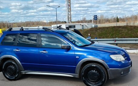Mitsubishi Outlander III рестайлинг 3, 2004 год, 650 000 рублей, 4 фотография
