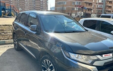 Mitsubishi Outlander III рестайлинг 3, 2021 год, 2 050 000 рублей, 9 фотография