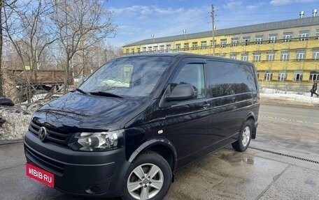 Volkswagen Caravelle T5, 2014 год, 2 600 000 рублей, 3 фотография