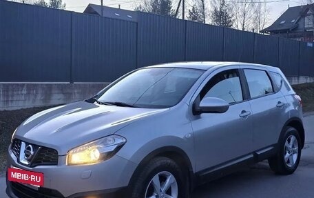 Nissan Qashqai, 2011 год, 890 000 рублей, 2 фотография