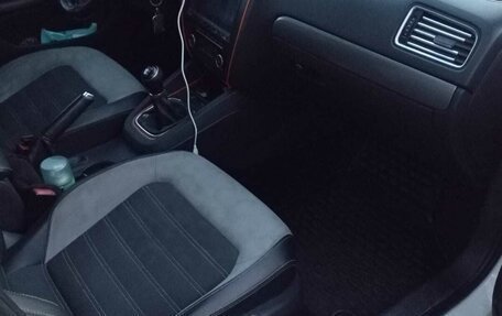 Volkswagen Jetta VI, 2012 год, 950 000 рублей, 6 фотография