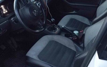 Volkswagen Jetta VI, 2012 год, 950 000 рублей, 10 фотография