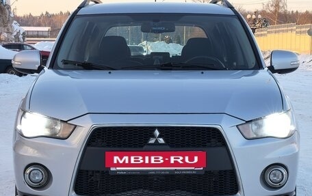 Mitsubishi Outlander III рестайлинг 3, 2011 год, 1 100 000 рублей, 2 фотография