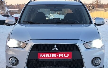 Mitsubishi Outlander III рестайлинг 3, 2011 год, 1 100 000 рублей, 5 фотография