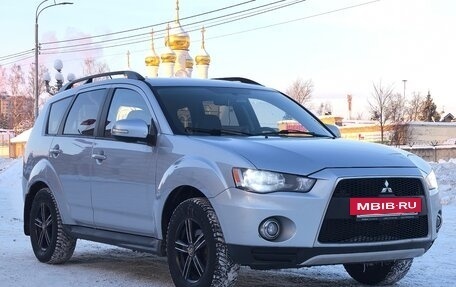 Mitsubishi Outlander III рестайлинг 3, 2011 год, 1 100 000 рублей, 3 фотография