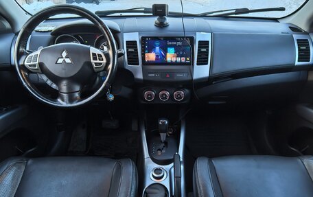 Mitsubishi Outlander III рестайлинг 3, 2011 год, 1 100 000 рублей, 13 фотография