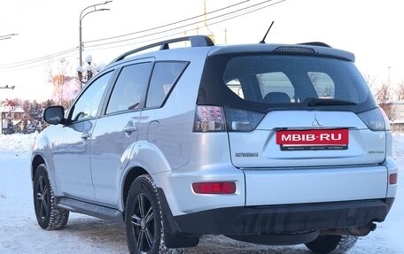 Mitsubishi Outlander III рестайлинг 3, 2011 год, 1 100 000 рублей, 10 фотография