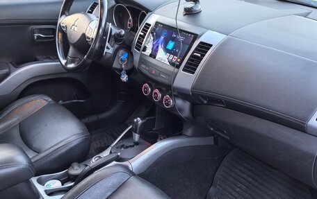 Mitsubishi Outlander III рестайлинг 3, 2011 год, 1 100 000 рублей, 32 фотография