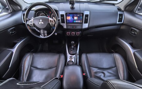 Mitsubishi Outlander III рестайлинг 3, 2011 год, 1 100 000 рублей, 31 фотография