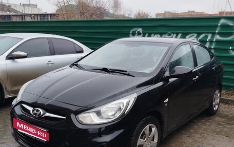 Hyundai Solaris II рестайлинг, 2014 год, 800 000 рублей, 2 фотография