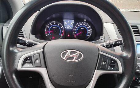 Hyundai Solaris II рестайлинг, 2014 год, 800 000 рублей, 3 фотография