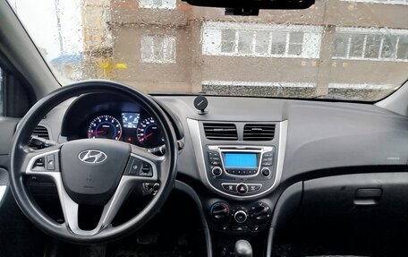 Hyundai Solaris II рестайлинг, 2014 год, 800 000 рублей, 4 фотография