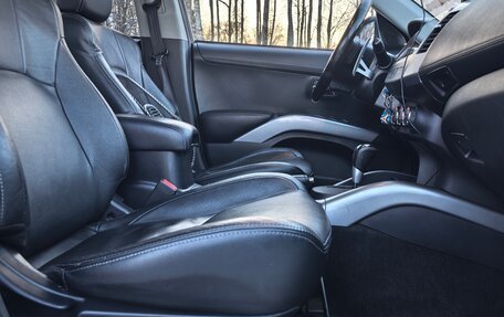 Mitsubishi Outlander III рестайлинг 3, 2011 год, 1 100 000 рублей, 34 фотография