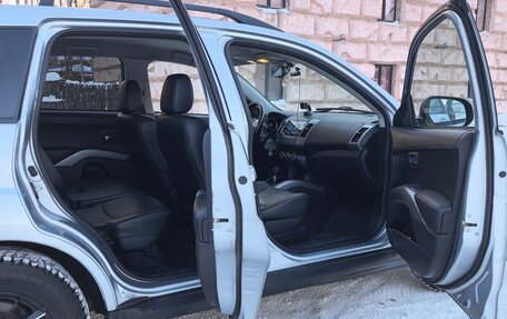 Mitsubishi Outlander III рестайлинг 3, 2011 год, 1 100 000 рублей, 36 фотография