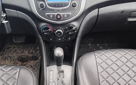 Hyundai Solaris II рестайлинг, 2014 год, 800 000 рублей, 5 фотография