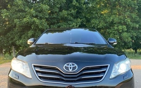 Toyota Camry, 2010 год, 900 000 рублей, 6 фотография