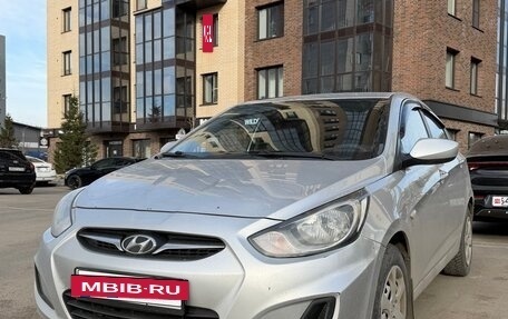 Hyundai Solaris II рестайлинг, 2013 год, 910 000 рублей, 2 фотография