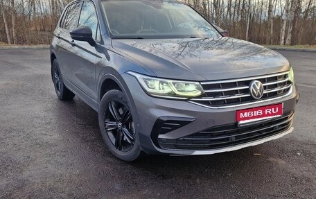 Volkswagen Tiguan II, 2021 год, 3 830 000 рублей, 1 фотография