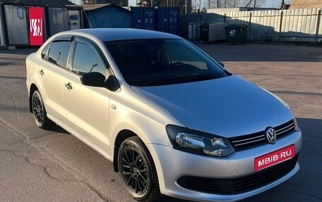 Volkswagen Polo VI (EU Market), 2012 год, 700 000 рублей, 1 фотография