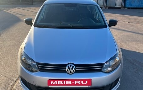 Volkswagen Polo VI (EU Market), 2012 год, 700 000 рублей, 3 фотография