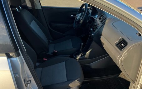 Volkswagen Polo VI (EU Market), 2012 год, 700 000 рублей, 11 фотография