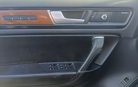 Volkswagen Touareg III, 2016 год, 3 250 000 рублей, 12 фотография