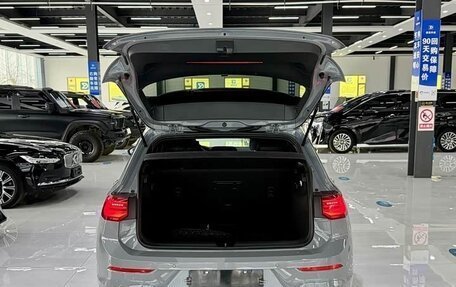 Volkswagen Golf VIII, 2022 год, 2 100 000 рублей, 13 фотография