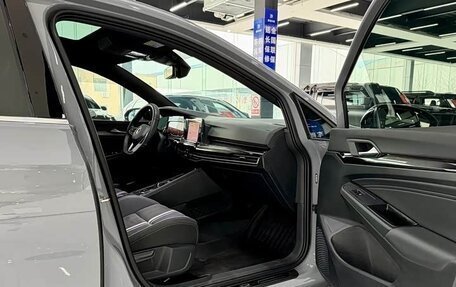 Volkswagen Golf VIII, 2022 год, 2 100 000 рублей, 8 фотография