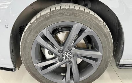 Volkswagen Golf VIII, 2022 год, 2 100 000 рублей, 14 фотография