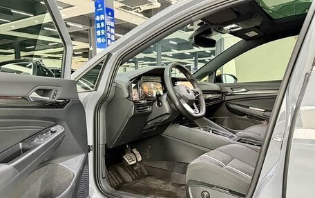 Volkswagen Golf VIII, 2022 год, 2 100 000 рублей, 7 фотография