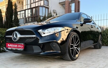 Mercedes-Benz A-Класс, 2020 год, 2 700 000 рублей, 3 фотография