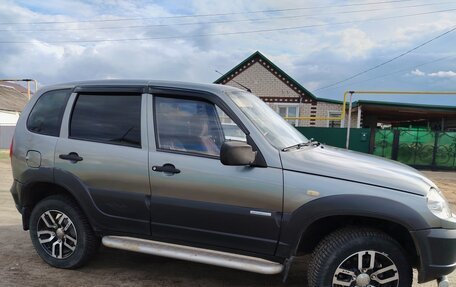 Chevrolet Niva I рестайлинг, 2010 год, 570 000 рублей, 2 фотография