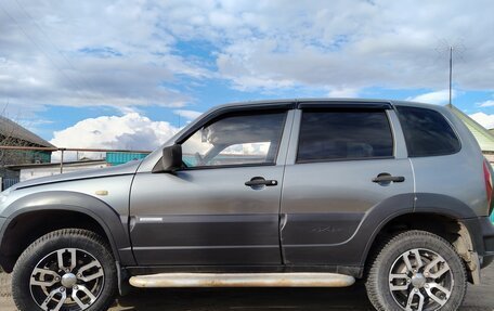 Chevrolet Niva I рестайлинг, 2010 год, 570 000 рублей, 3 фотография